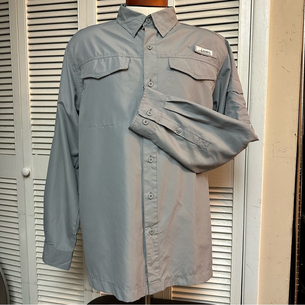 HABIT  Size LARGE  Long Sleeve  40+ Solar Factor